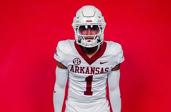 Arkansas football's odds of landing 4-star recruit go up with visit