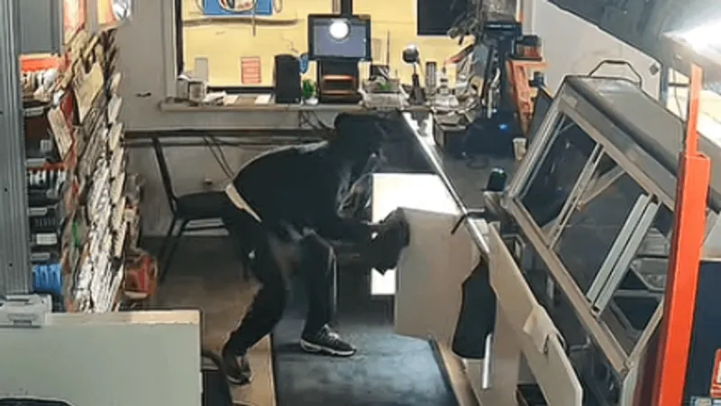 Prairie County Sheriff's Office seeks tips after late-night burglary in Hickory Plains