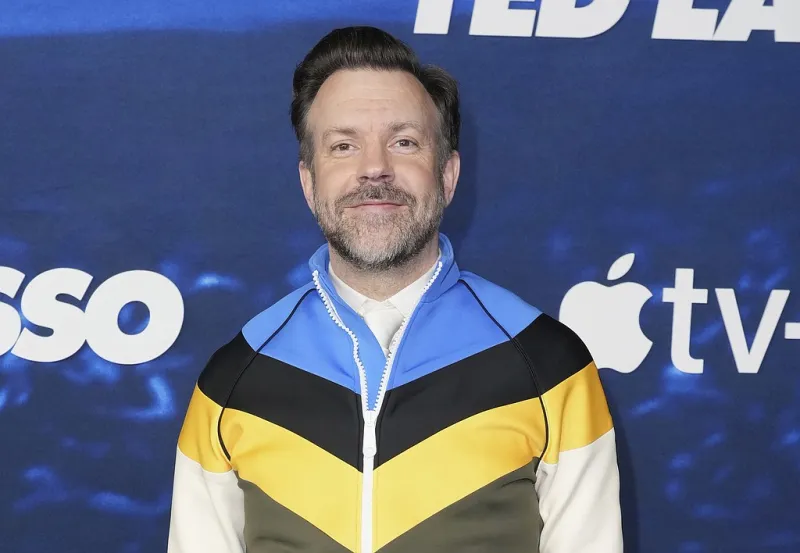Sudeikis hosting Walmart celebration