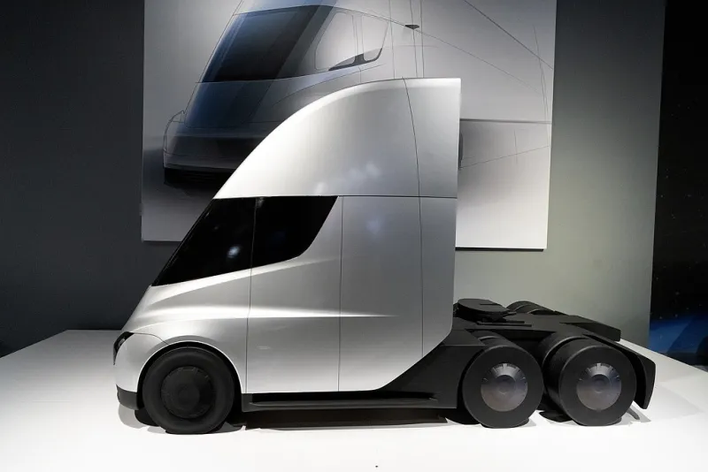 ArcBest adds 2 Tesla electric semi trucks to its fleet