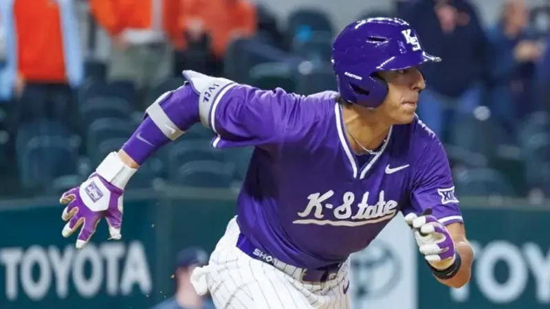 Razorbacks land top transfer portal slugger AJ Evasco