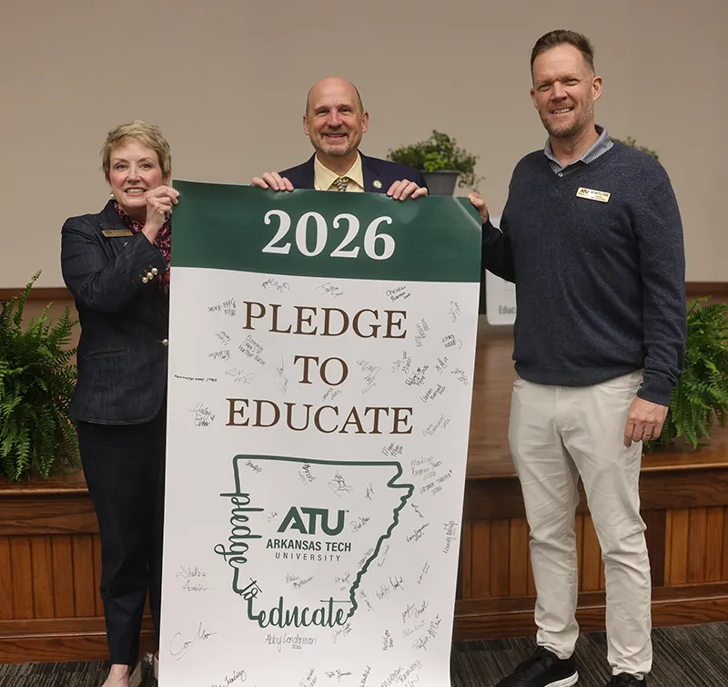 Current and Aspiring Teachers Sign Pledge to Educate