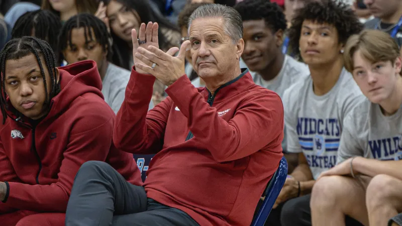 Razorbacks' Calipari chases Frolov deal between NBA Finals star sightings