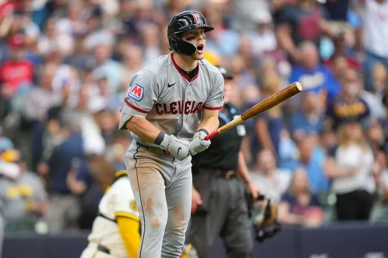 Royals collect 5 doubles in 6-run second inning