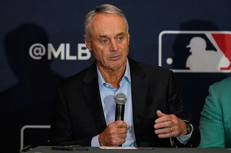 MLB owners want to reduce spending on signing bonuses