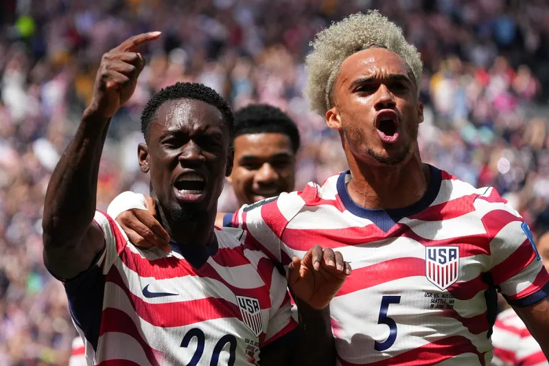 Despite Christian Pulisic's absence, US beats Australia 2-0 to advance to World Cup knockout round