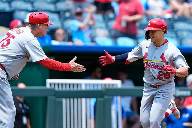 Wetherholt blasts 2 HRs; Cards win a wild one