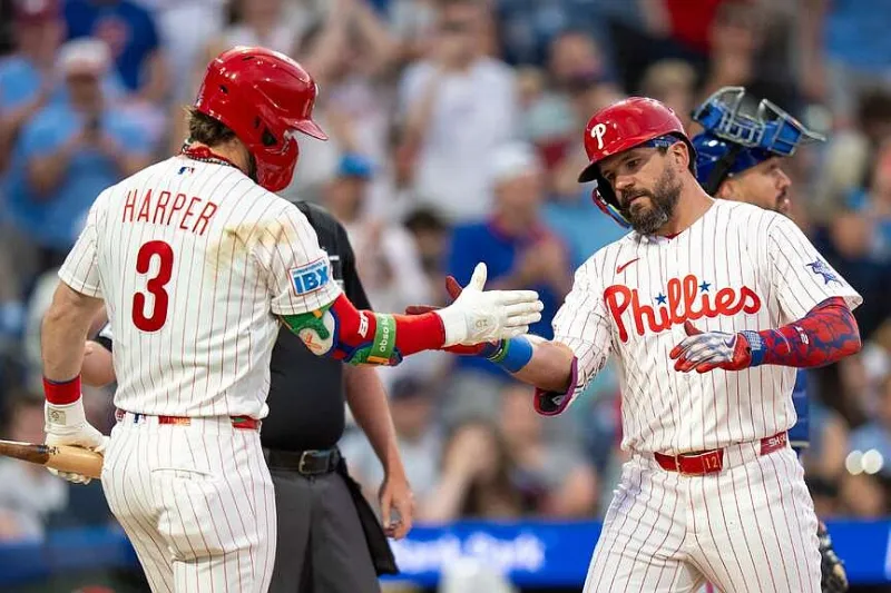 Phantastic performances: Phillies' Schwarber homers twice in inning, Harper hits for cycle vs. Mets