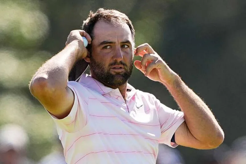 Scheffler gets some help from Clark, but can't take advantage at the US Open