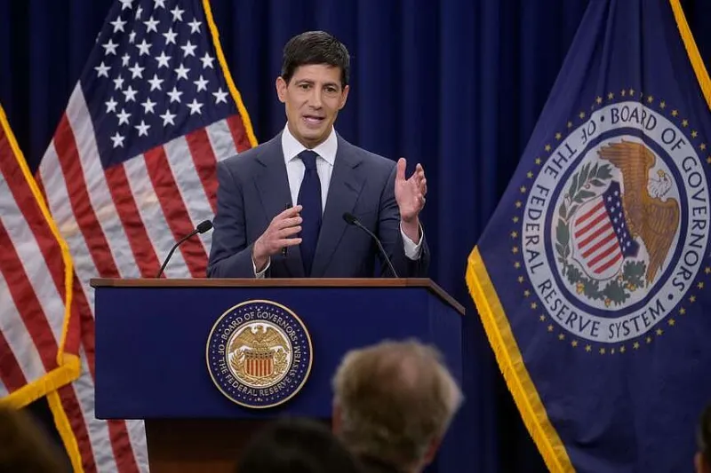 Fed's new leader signals communications cutback
