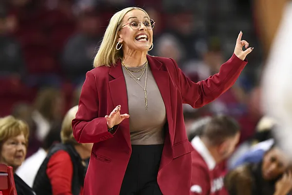 Arkansas women's basketball hires Erin Horne, Makyra Tramble to support staff