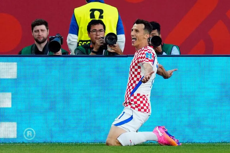 Croatia tops Panama to remain alive