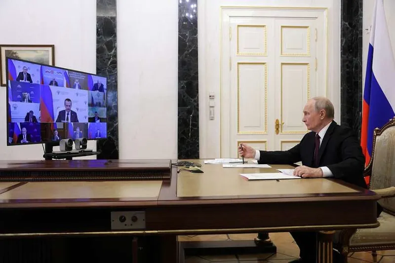 Ukraine forces strike key targets in Crimea