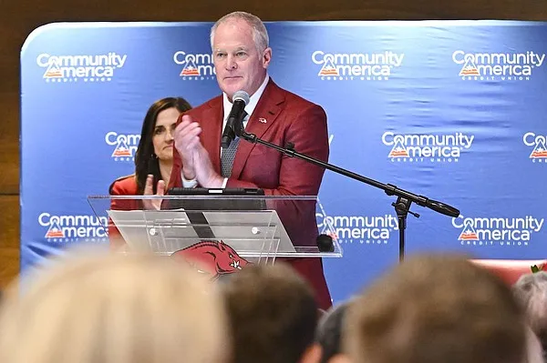 Analysis: How Arkansas football stadium partnership with CommunityAmerica aligns with national trends