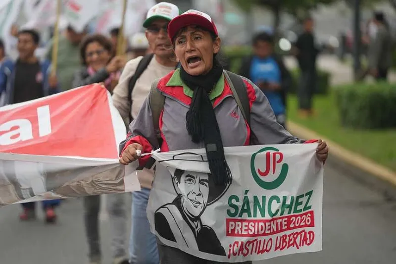 Peru's Snchez blasts overseas votes in runoff