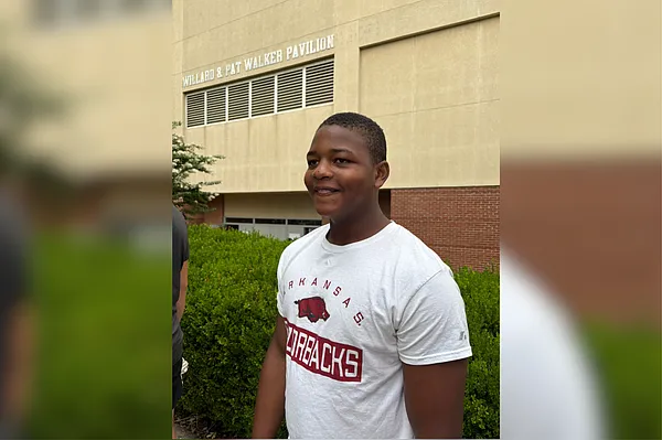 3 years after loss of Dion Stutts, brother Dante attends Arkansas football camp