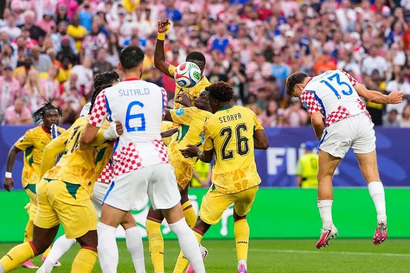 Croatia claims spot in knockout stage