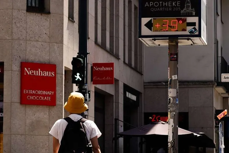 Europeans endure heat wave