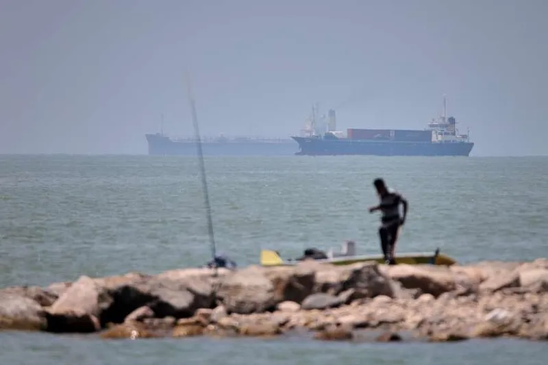 US hits targets in Iran after it strikes at Gulf