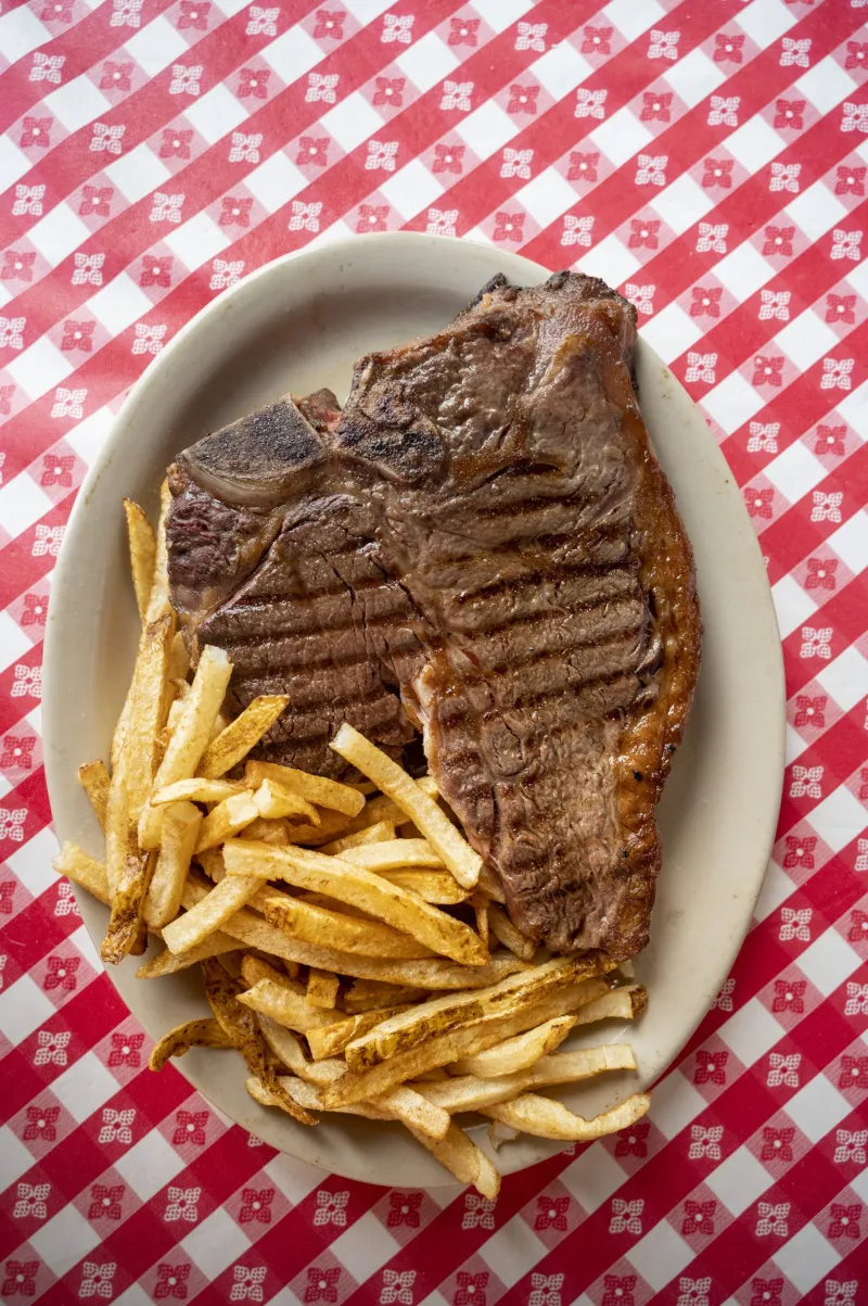 Doe's Eat Place