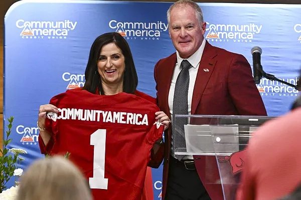 Contract: CommunityAmerica deal with Arkansas football stadium longer than originally announced