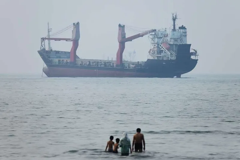Oil tankers must use OK'd routes, Iran says