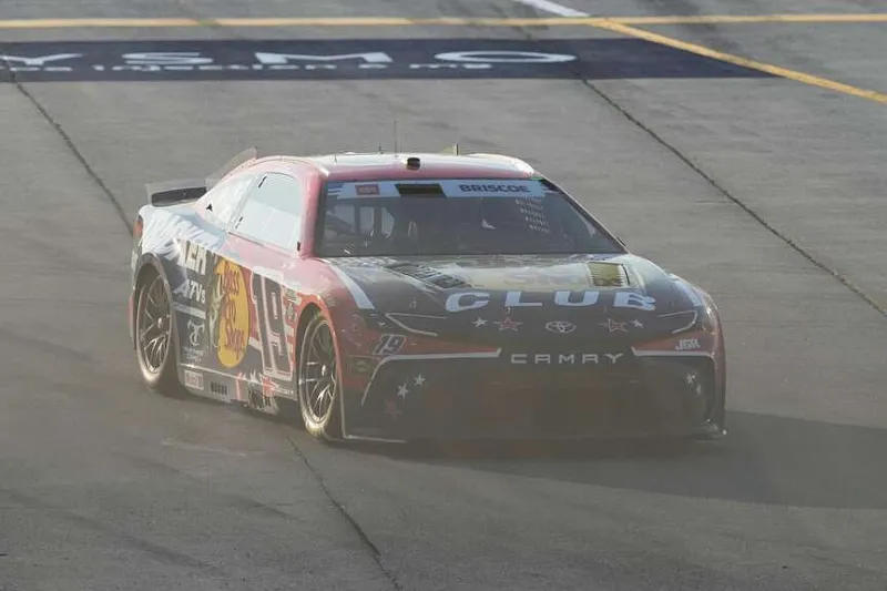 Briscoe claims 1st win of the year
