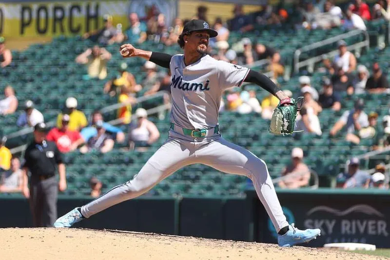 Six outs from perfection, Marlins pull their pitcher