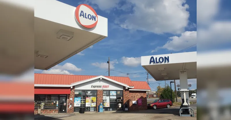 Jacksonville A&P backs Birch's plan to buy old gas station on Main St.