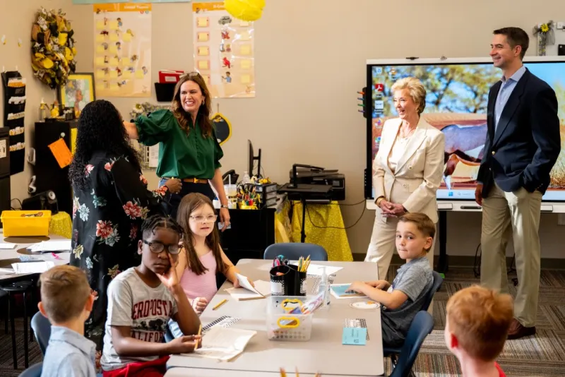 Governor Sanders Announces Federal Approval of Arkansas' Returning Education to the States Waiver