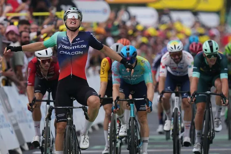 Tour de France: Dutch rider Kooij wins Stage 5, Traeen keeps leader's yellow jersey