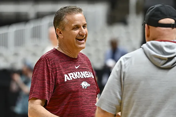 Arkansas basketball coach John Calipari scouts array of top recruiting targets in Las Vegas