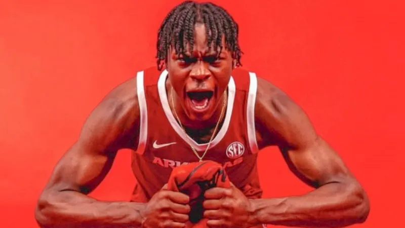 Ourigou reclassifies, gives Hogs an early boost for 2026