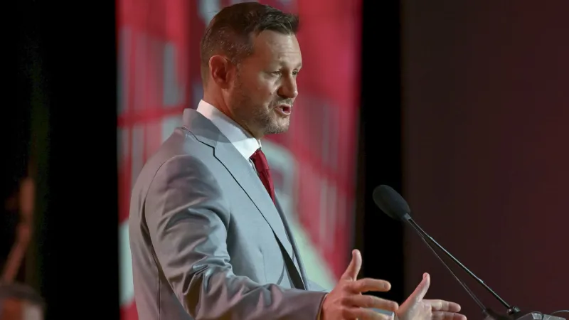 Silverfield tells Razorback fans it's time to quit looking backward