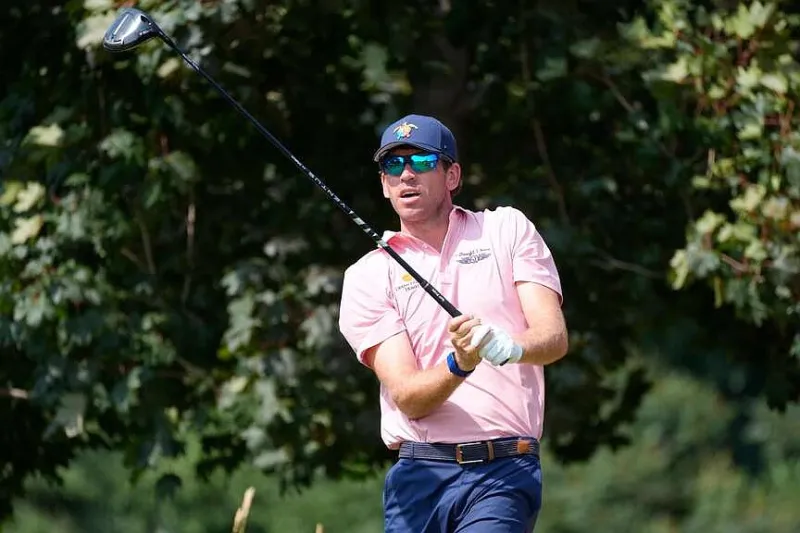 Rookie takes control of 3M Open by firing a 61