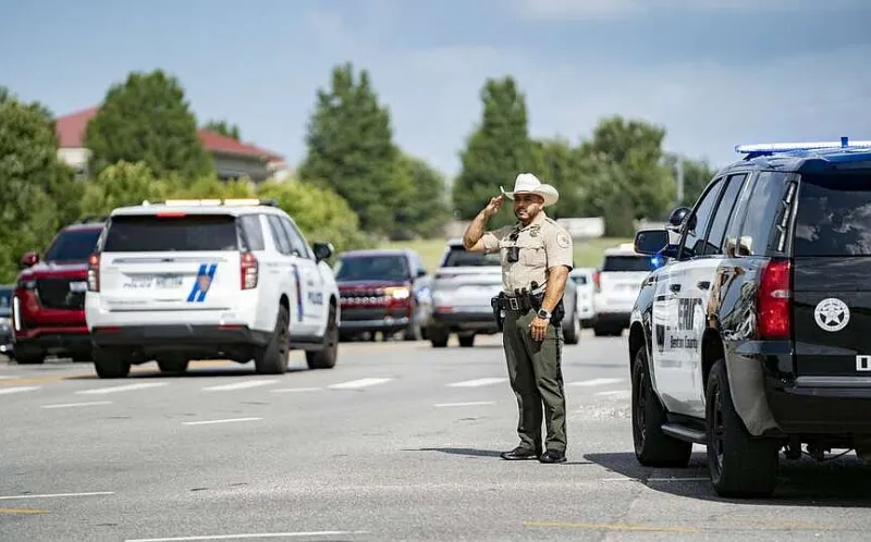 Rogers officer's body escorted through city after drowning incident in Missouri