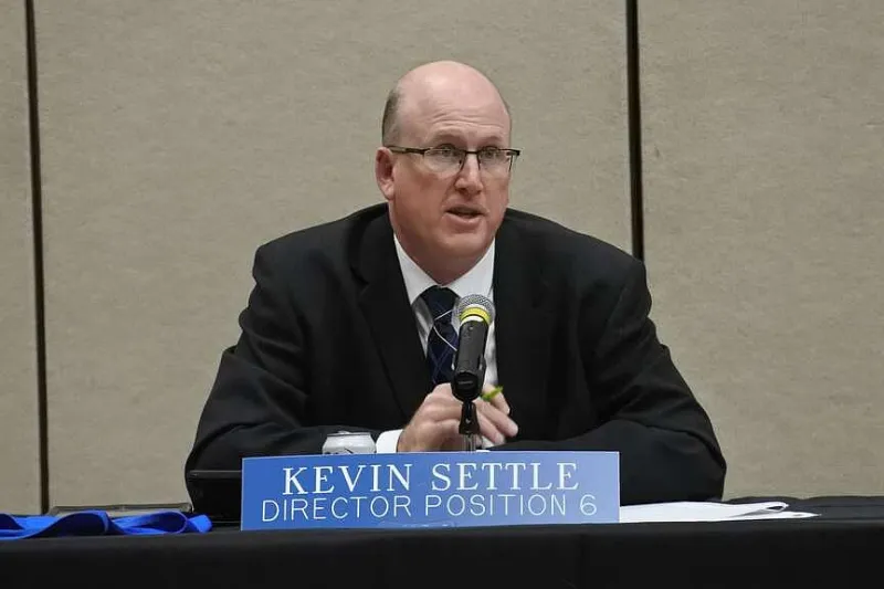 Fort Smith Director Kevin Settle announces he will not seek reelection this year after 20 years on board