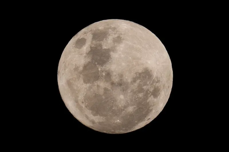 Drifting SpaceX rocket on collision course with the moon