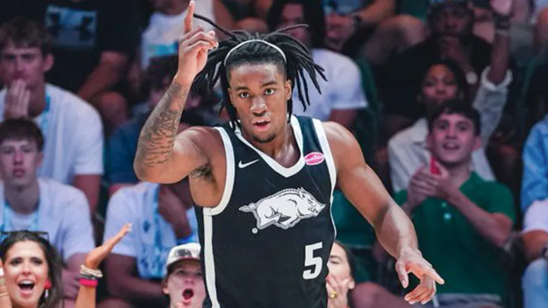 Arkansas basketball roars past Carleton 98-58 in Bahamas