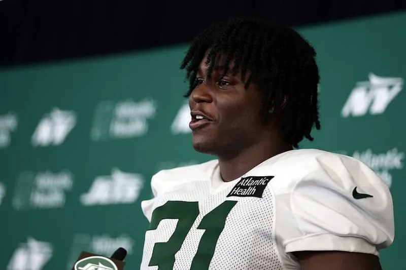 Jets' top selection high on sack time