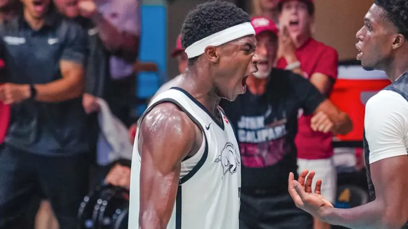 JJ Andrews double-double lifts Arkansas past Toros del Valle