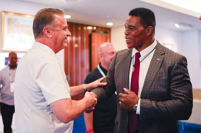 SEC greats John Wall, Herschel Walker come out to see Arkansas basketball in Bahamas