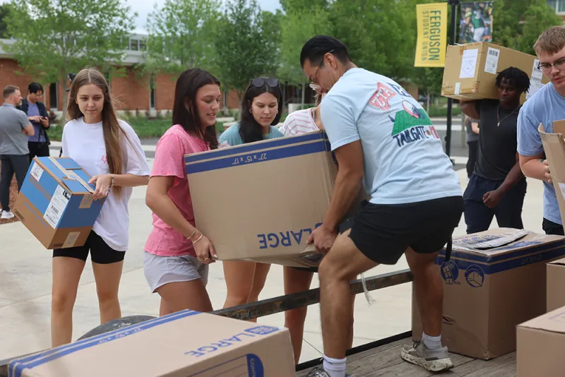 Fraternities, Sororities Seek New Members in Fall '26