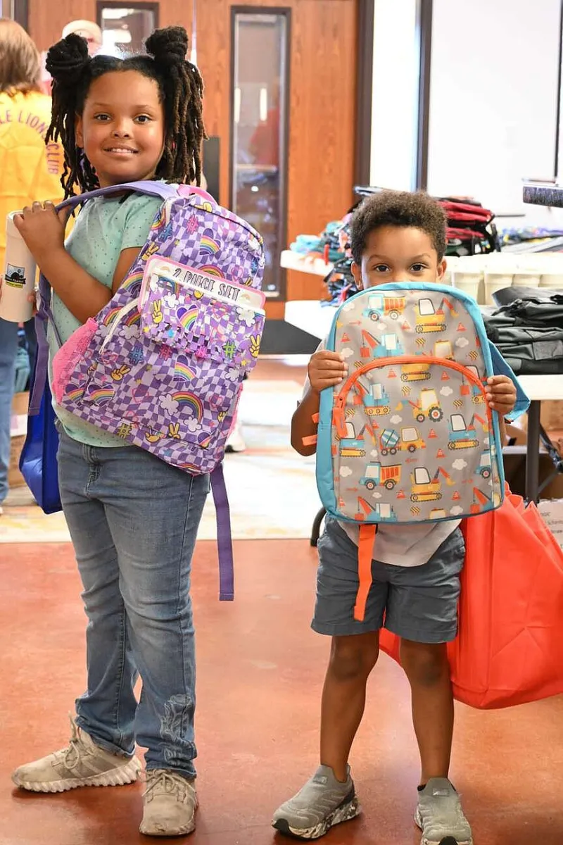 Farmington Back-to-school Bonanza prepares hundreds for coming school year
