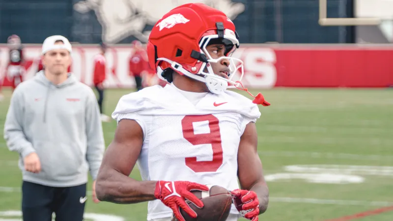 Razorbacks still haven't found its go-to wide receiver regardless of QB