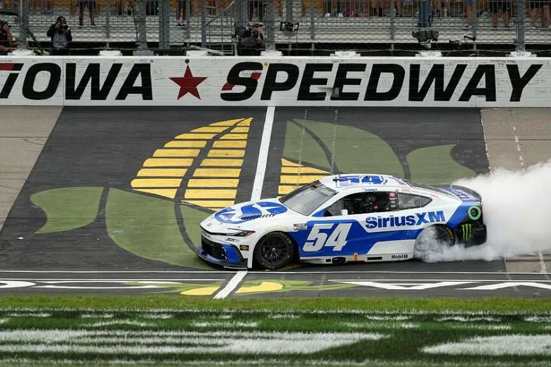 Aggressive action gives Gibbs a win