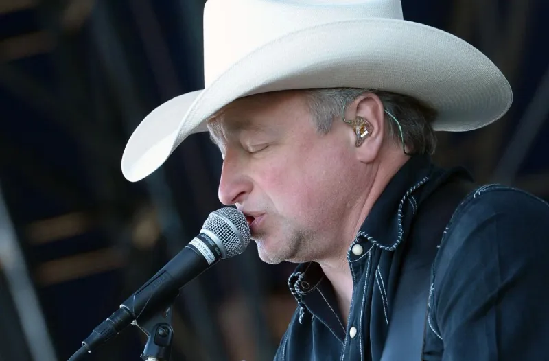Mark Chesnutt Coming to Texarkana for Destination Downtown