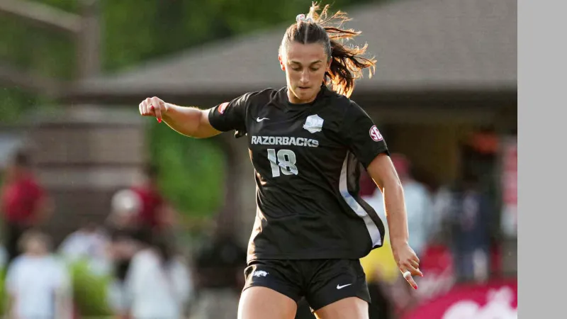 Razorbacks fall 4-1 to Baylor in soccer season opener