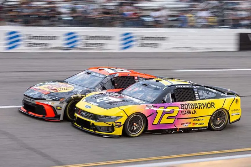 Late charge sends Logano to 39th career win