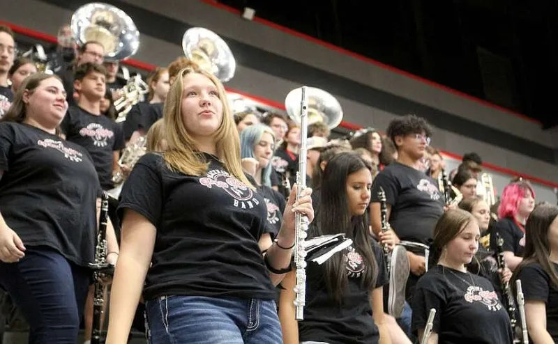 Blackhawk Spirit Night moved indoors; Power outage didn't dampen enthusiasm